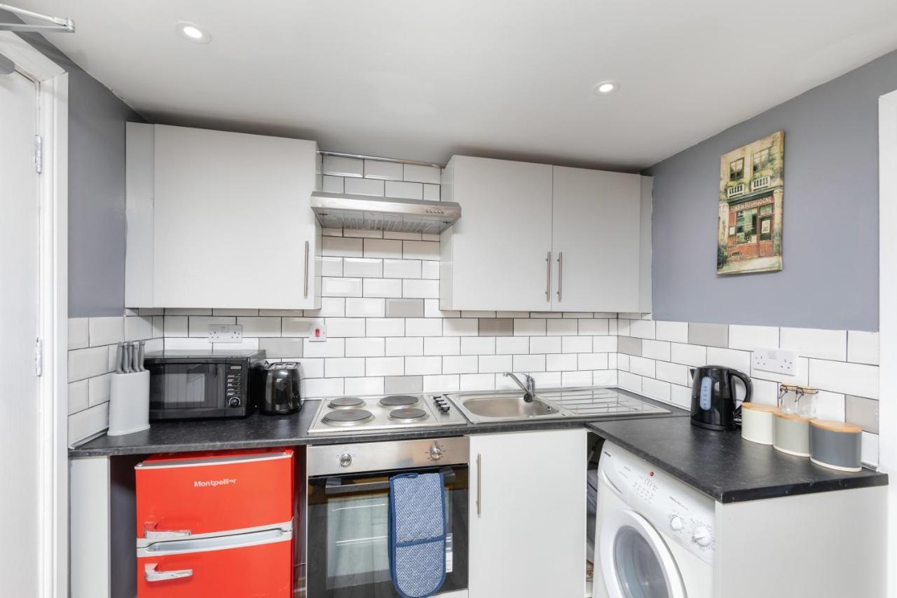Stockton Town Centre Studio Apartments Free Parking And Wi-Fi Eksteriør billede