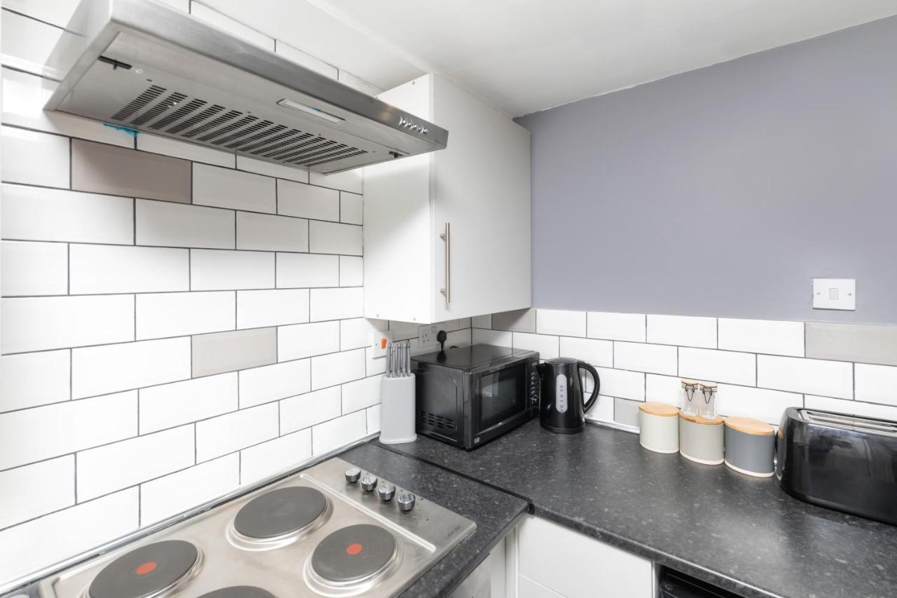 Stockton Town Centre Studio Apartments Free Parking And Wi-Fi Eksteriør billede
