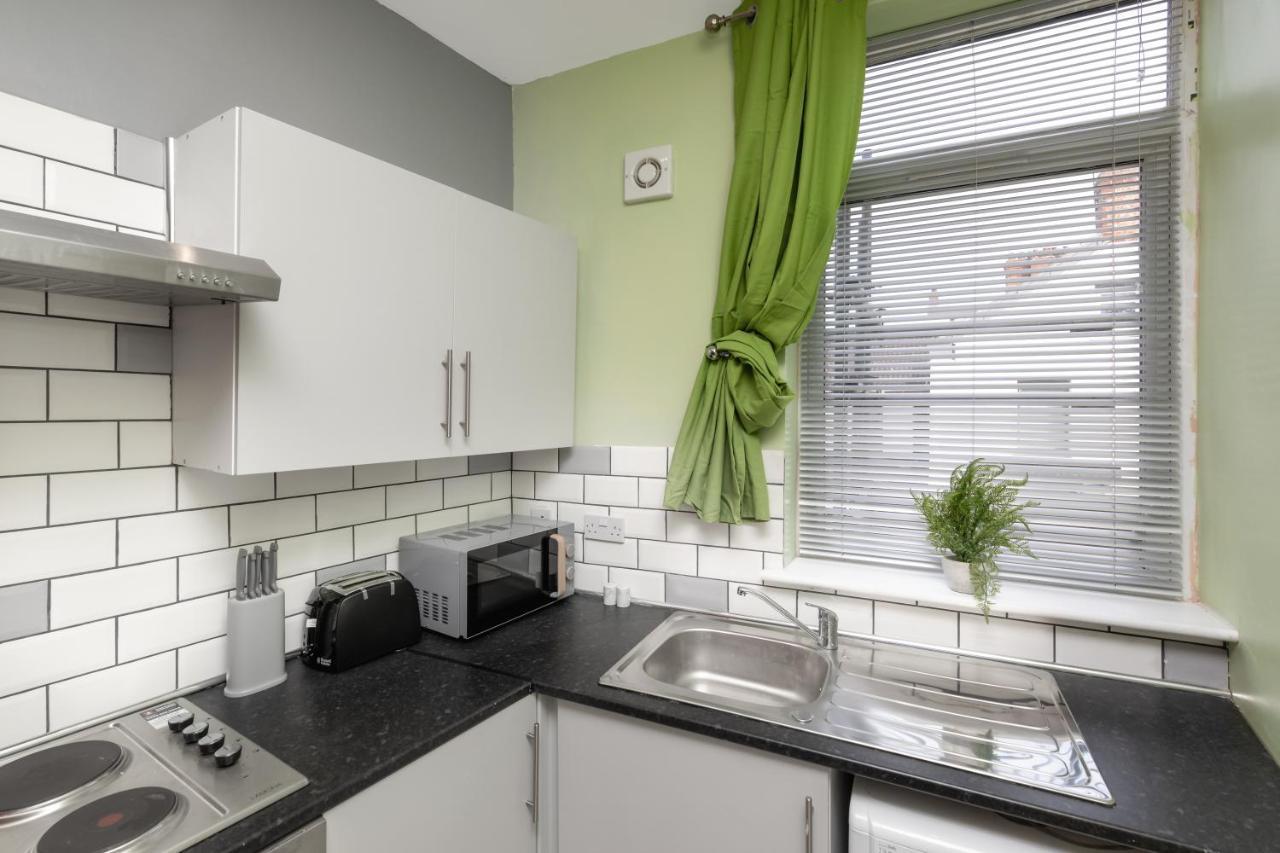 Stockton Town Centre Studio Apartments Free Parking And Wi-Fi Eksteriør billede