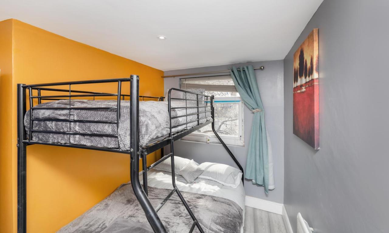 Stockton Town Centre Studio Apartments Free Parking And Wi-Fi Eksteriør billede